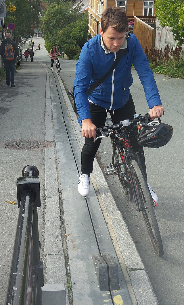 پله برقی دوچرخه در تروندهایم نروژ