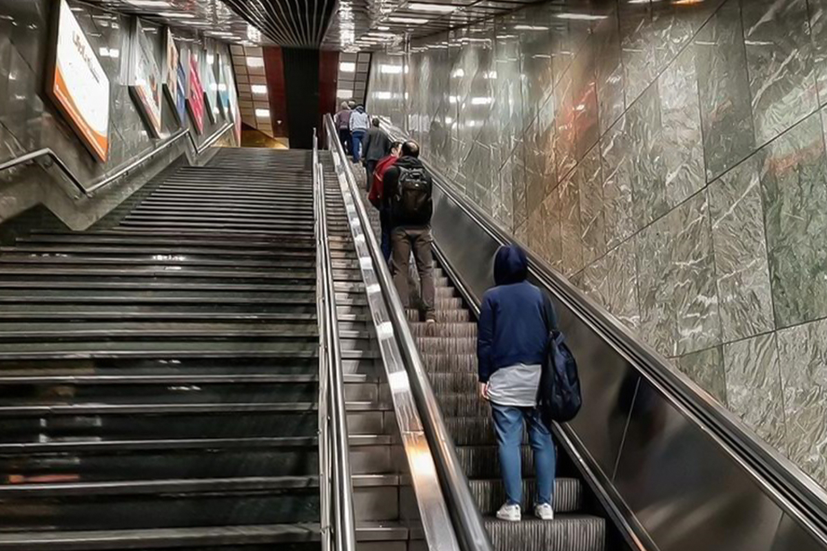 نصب آسانسور و پله برقی استاندارد در ایستگاه‌های جدید مترو