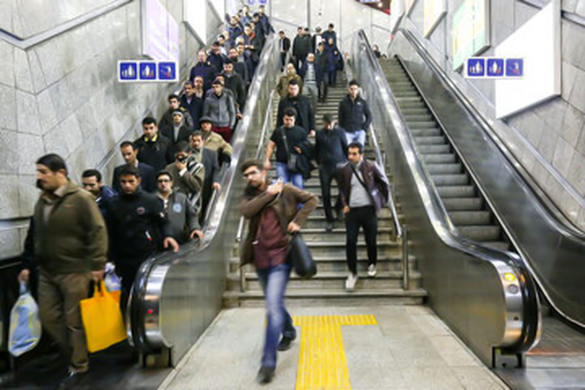 پله برقی های مترو تهران در حال تعمیر