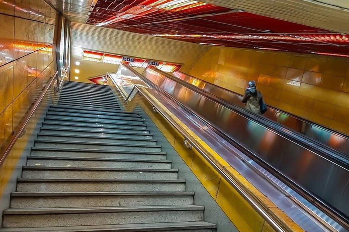 تسریع در اخذ گواهینامه استاندارد آسانسور‌های مترو با تشکیل کارگروه فنی