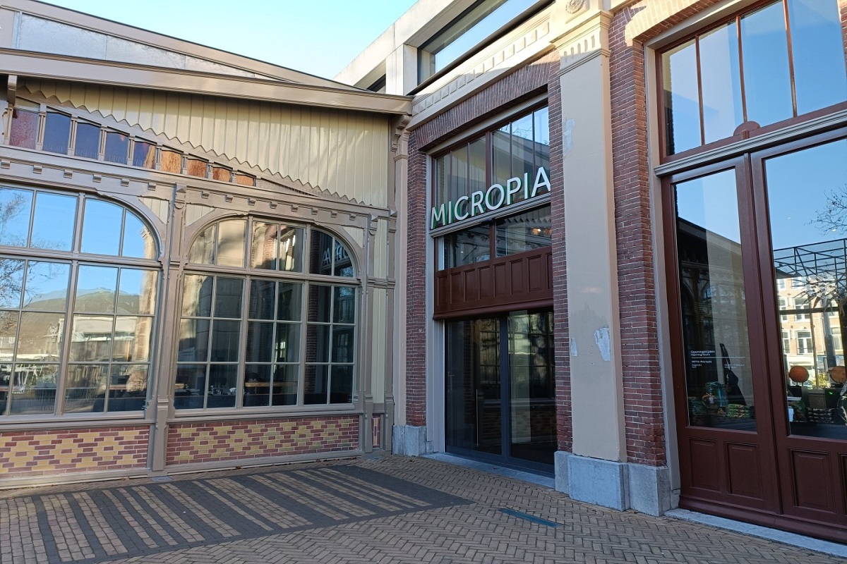 آسانسور میکروپیا