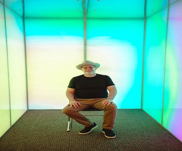 طراحی فیزیکی و تکنولوژی به کار رفته در آسانسور خلق و خو